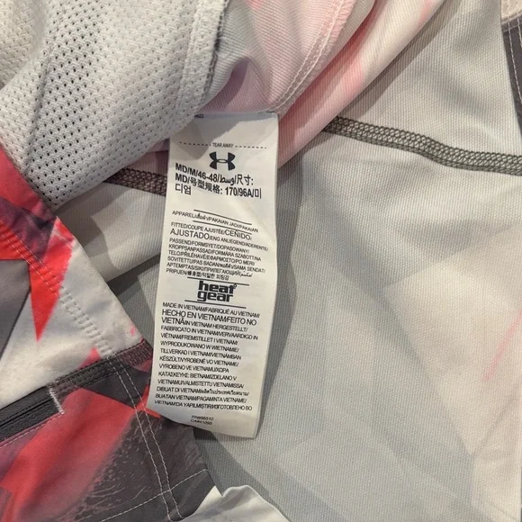 Under Armour Women’s Geometric Jacket Gray and Pink - Picture 3 of 4